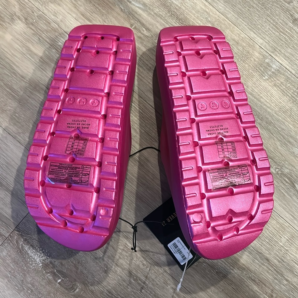 WoMen Slides - Picture 3 of 3
